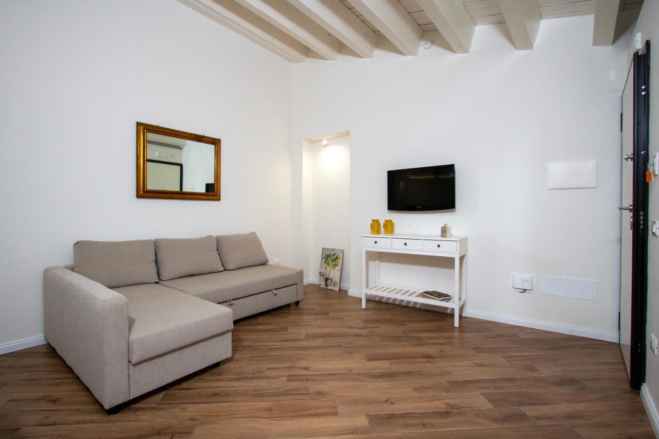 Cortile Del Greco Apartments Palermo Bagian luar foto